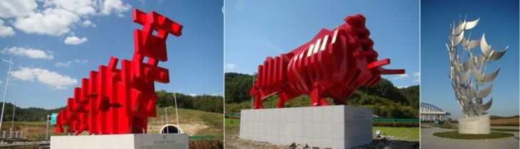 color painted stainless steel urban sculptures