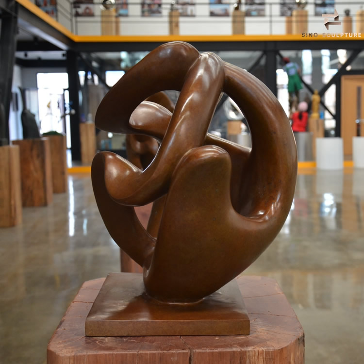 bronze abstract statue at foundry 