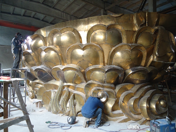 brass buddha sculpture lotus seat 