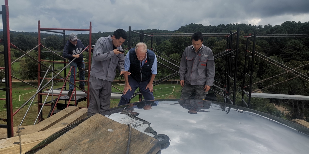 Artist Mr. Richard Hudson came to site for installation work inspection