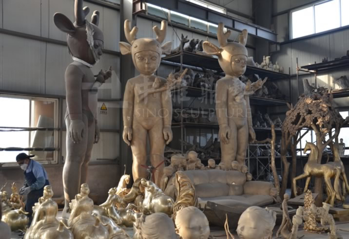 contemporary bronze sculpture casting in foundry