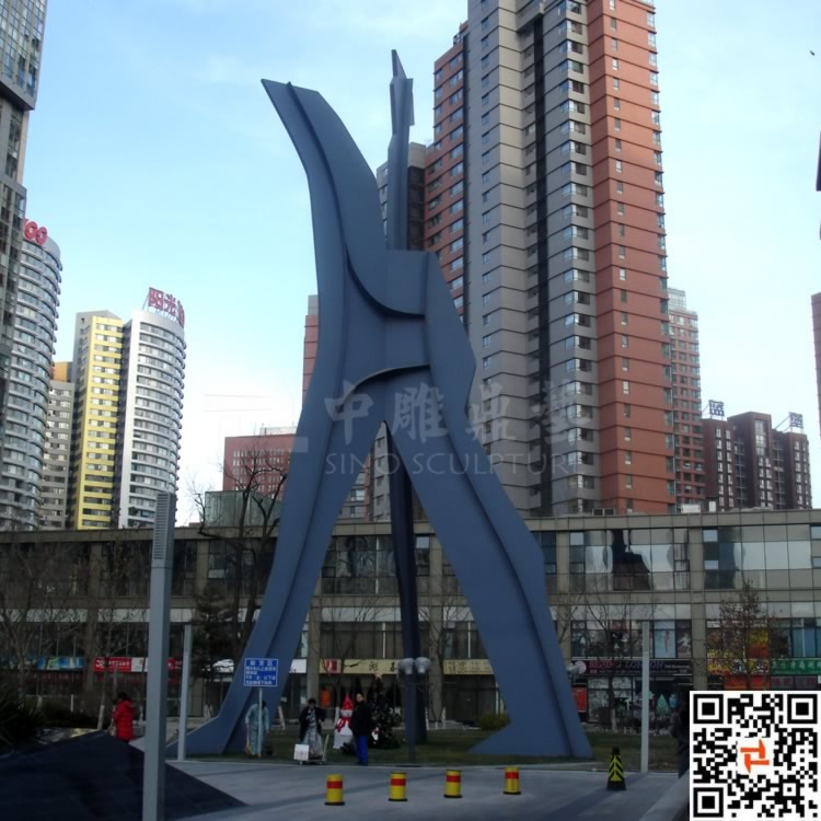 Large outdoor shopping mall steel sculptures 