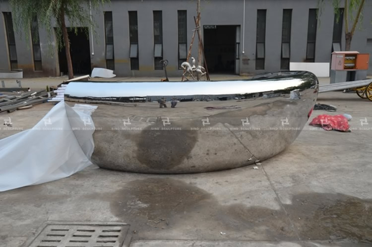 mirror polished curved bar table counter in fabrication 