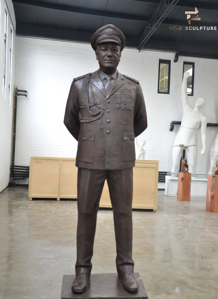 bronze general statue 