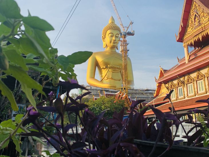 large bronze buddha sculpture for Bangkok Thailand 