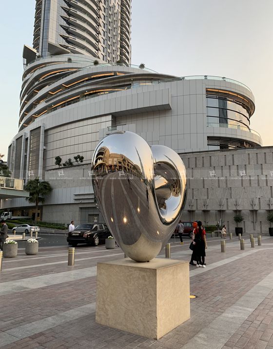 Stainless Steel Love Me sculpture in Dubai Mall