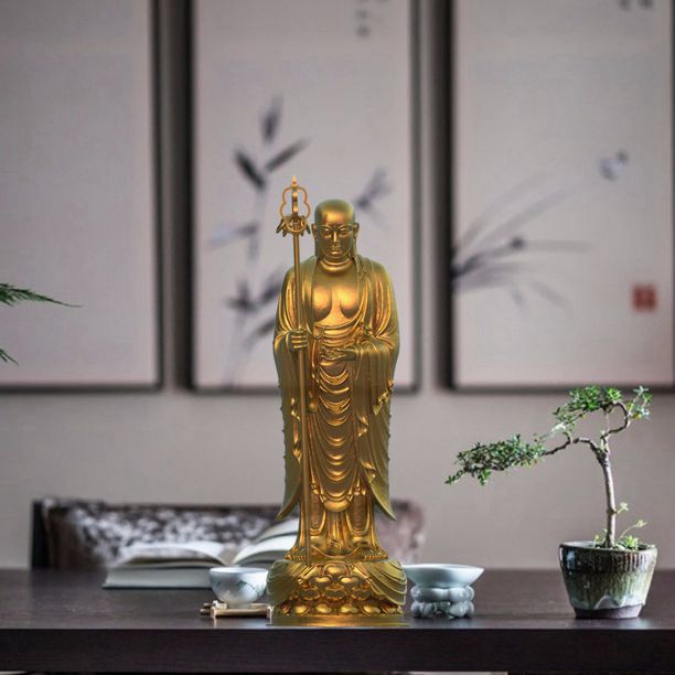 gold leaf buddha statue