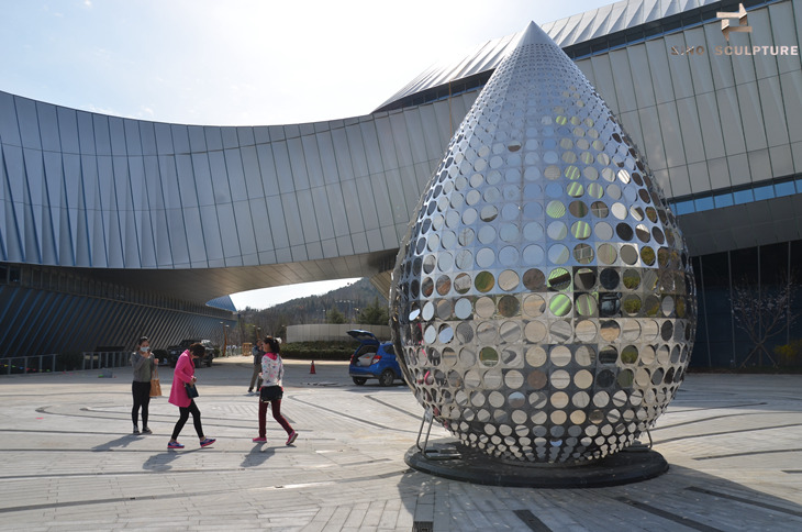 Stainless steel kinetic sculpture