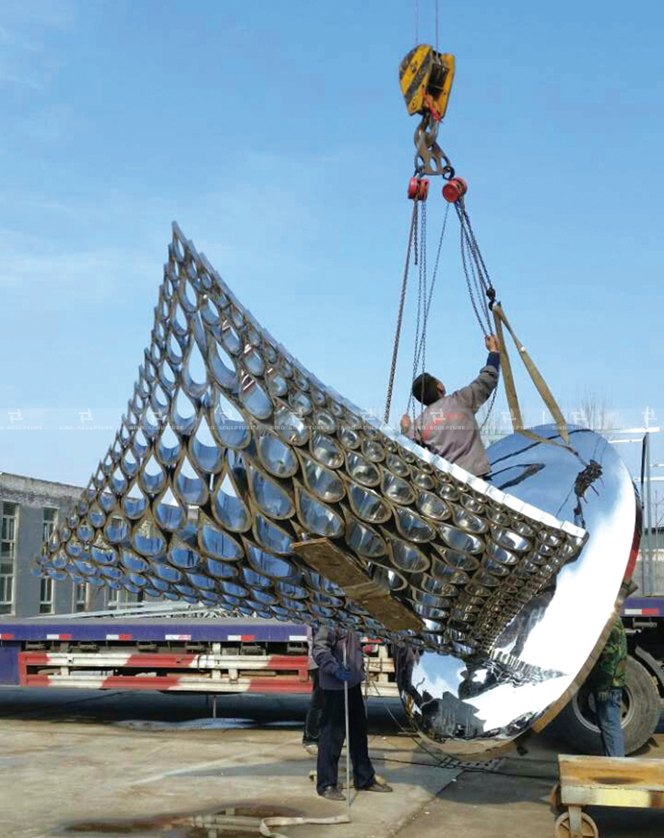 mirror stainless steel sculpture installation