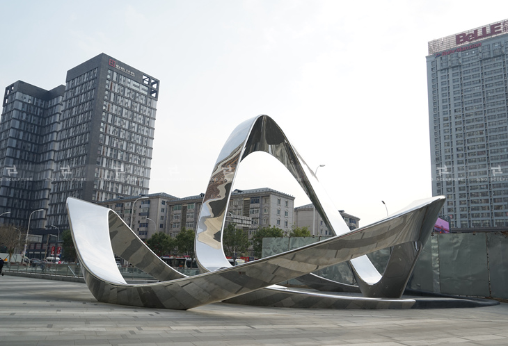 mirror polished stainless steel sculpture urban sculptures