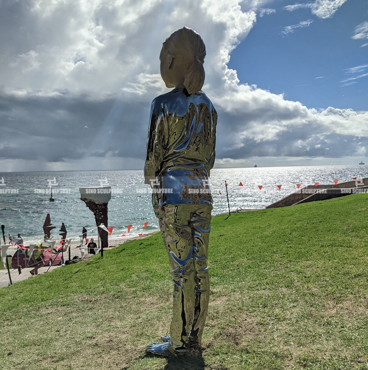 Casted Stainless Steel Reflecting Sculpture in Sculpture By the Sea