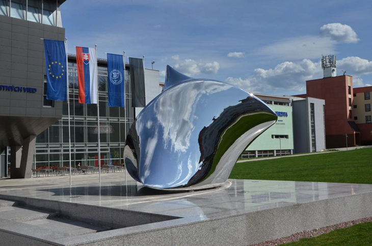 Mirror-stainless-steel-statue-in-Slovakia, A pulsing Heart of the University