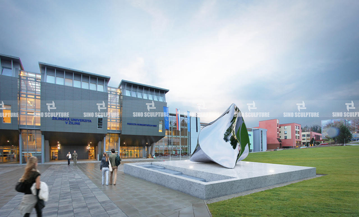 stainless steel pulsing heart statue rendering