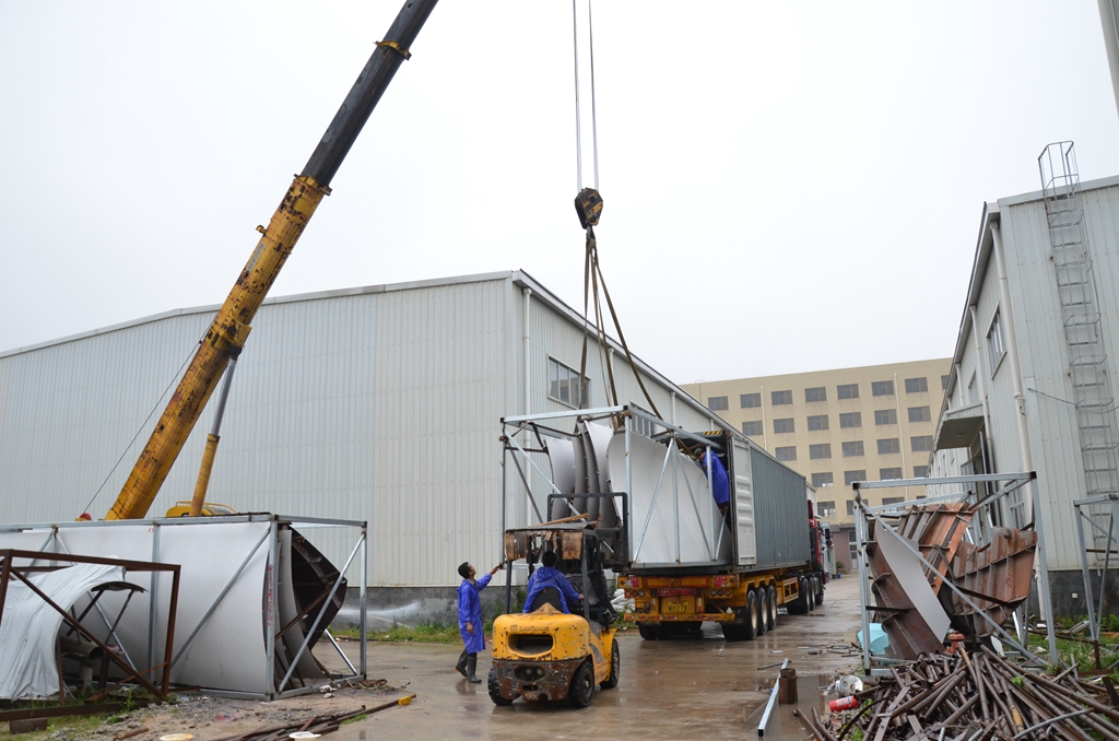 container loading of the custom bronze Buddha statue