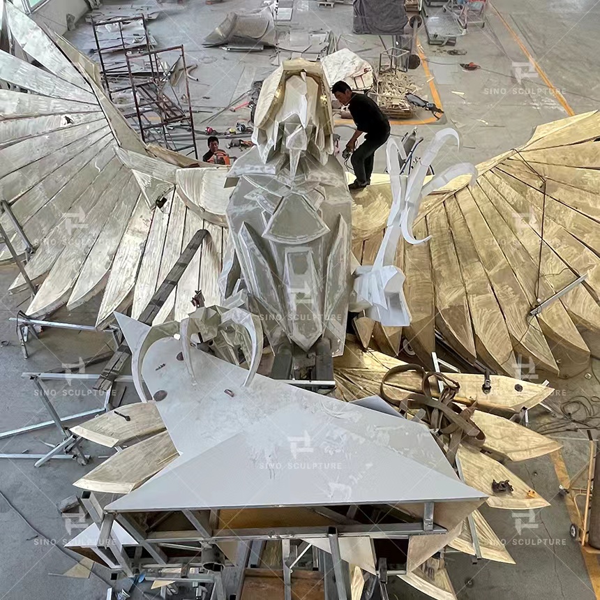 hand forging bronze Falcon Sculpture