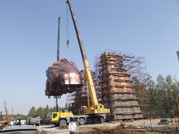 installation of the forging bronze sculpture at site