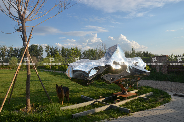 forged mirror stainless steel rock sculpture 