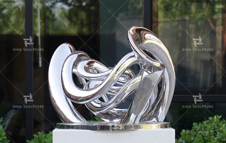 mirror stainless steel abstract statue