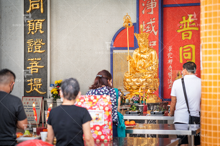 casting bronze Buddha in Kong Meng San Phor Kark See Monastery