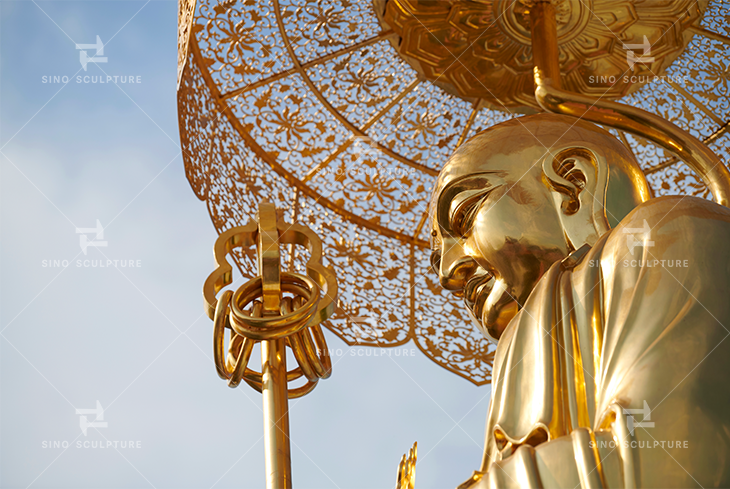 After installation of the gold leaf casting bronze Buddha in Singapore