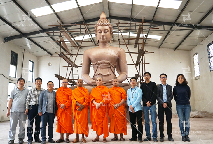 Inspection and approval of the middle-scale model of the bronze Buddha statue