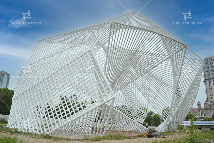 White painted stainless steel sculpture for urban city