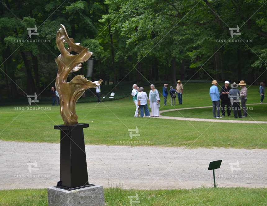 Bronze statue Davonte goes to MA earlier July