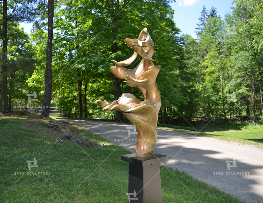 Bronze statue Davonte in MA, USA