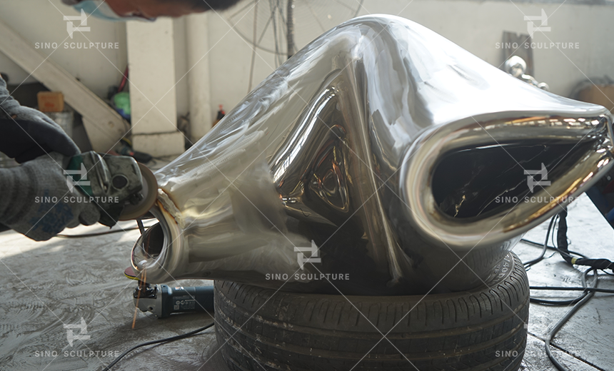 Hand Mirror Polishing of the Art Chair Sculpture