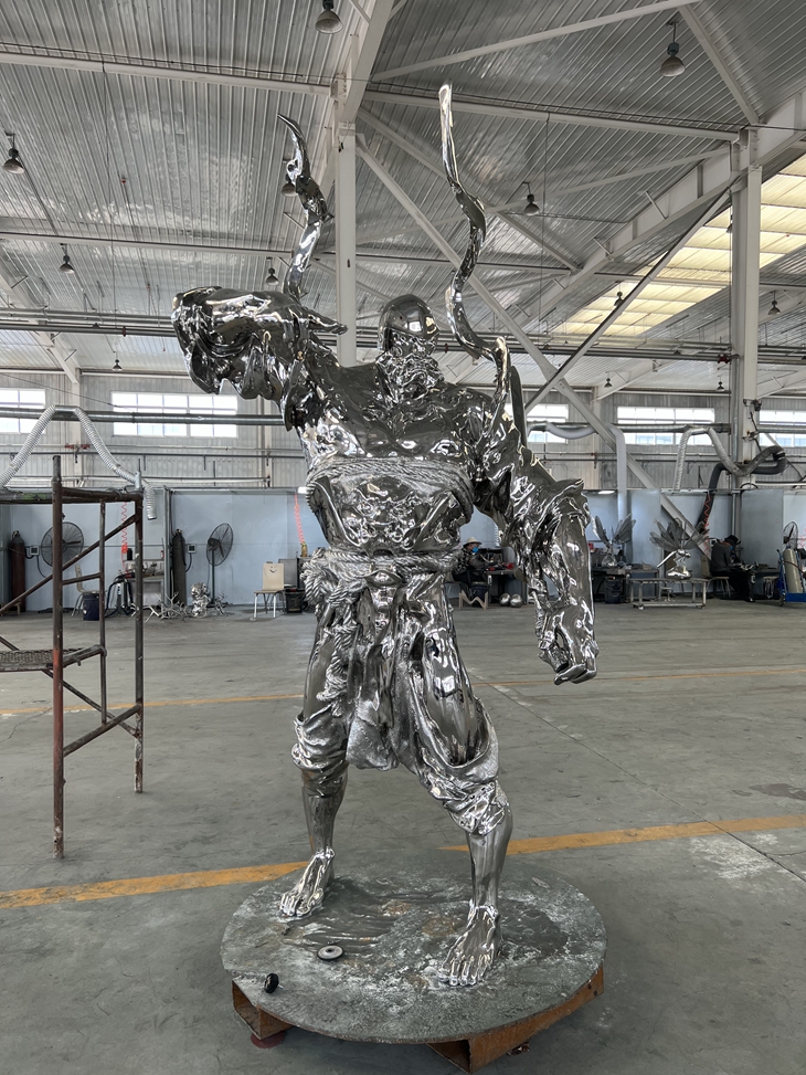 Sculptor Ren Zhe�s stainless steel sculpture in fabrication in Sino Sculpture�s Tianjin Foundry