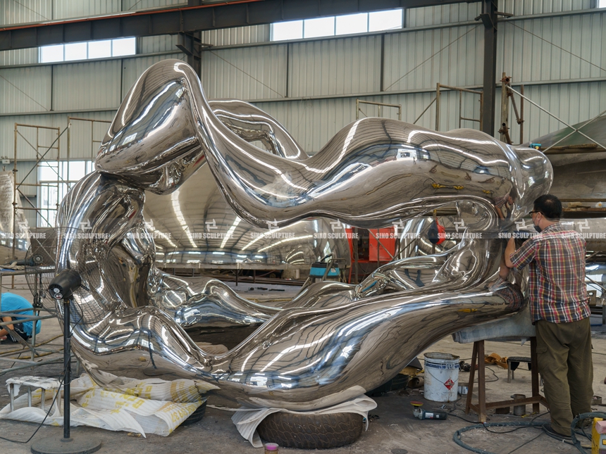 Mirror-Polishing-Stainless-Steel-Symbol-Sculpture-Site-Installation