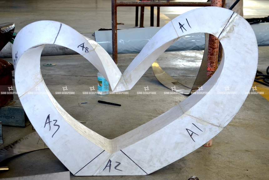 mirror stainless steel sculpture CNC milling, tradition heart