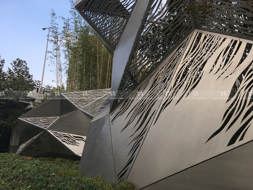 Stainless steel facade, curved shape Hyperboloid facading-01.jpg