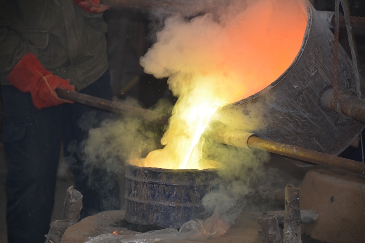 Pouring the Melt Bronze Process