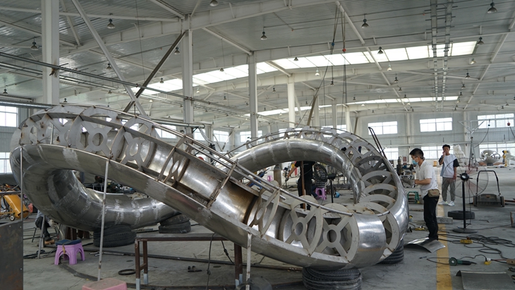 Factory Production of the Mobius Sculpture in Sino Sculpture Tianjin Plant