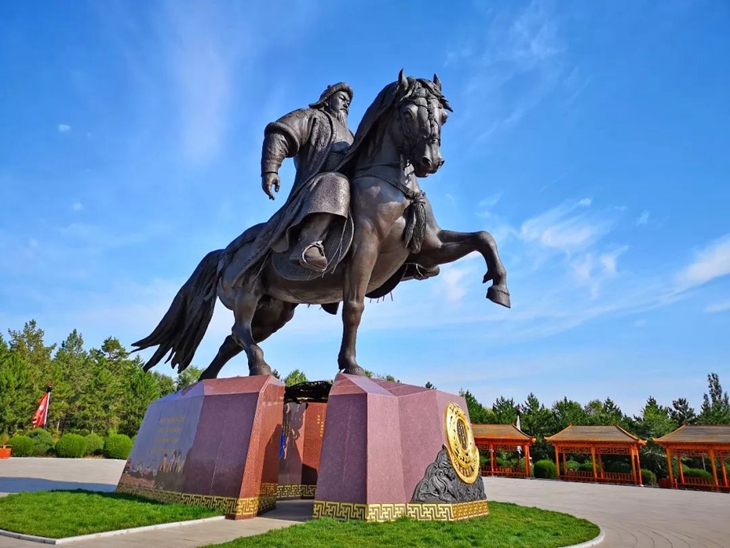 Large outdoor bronze cast memorial statue of Genghis Khan