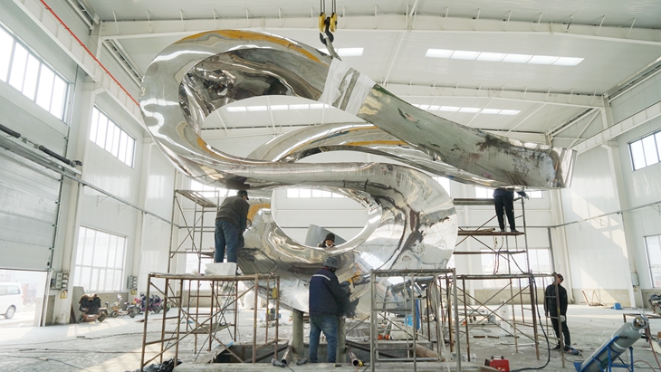Mirror Polishing of the Zephyr Monumental 316L Stainless Steel