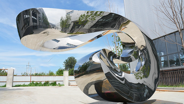 Zephyr Monumental 316L Stainless Steel- abstract, polished stainless steel, outdoor sculpture, 2023