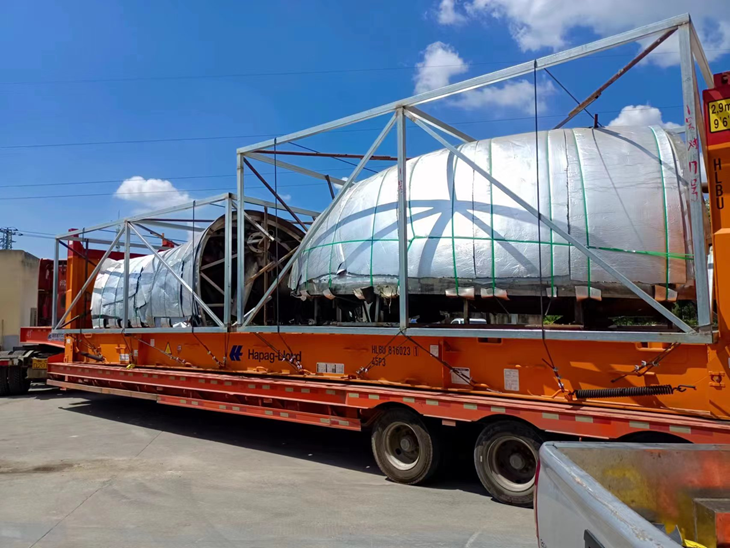 Loading and Sea Shipping of the Large Mirror Polished Steel Crab Sculpture