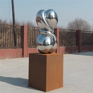 Mirror Polished Steel Twisted Sculpture from Sculptor Richard Hudson