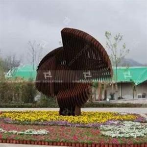 5 Meters High Custom Corten Steel Sculpture For Garden Decoration