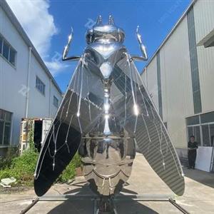 Outdoor Stainless Steel Bee Sculpture With Highly Mirror Polished Finish