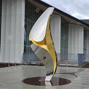 Mirror Polished Stainless Steel Sculpture / Modern Metal Sculpture With Center Gold Leaf