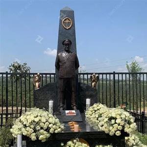 Life size Antique Bronze Sculpture Outdoor Silicon Bronze Memorial Statues